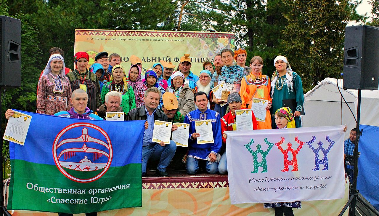 Карта Западной Сибири с обозначением традиционных территорий хантов, манси и ненцев